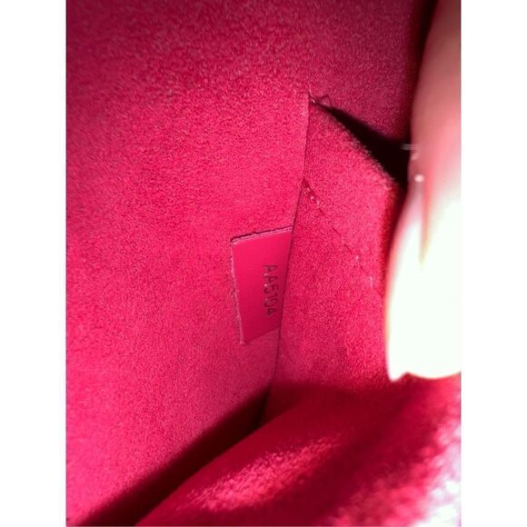 Louis Vuitton Epi Alma Crossbody - Picture 7 of 7